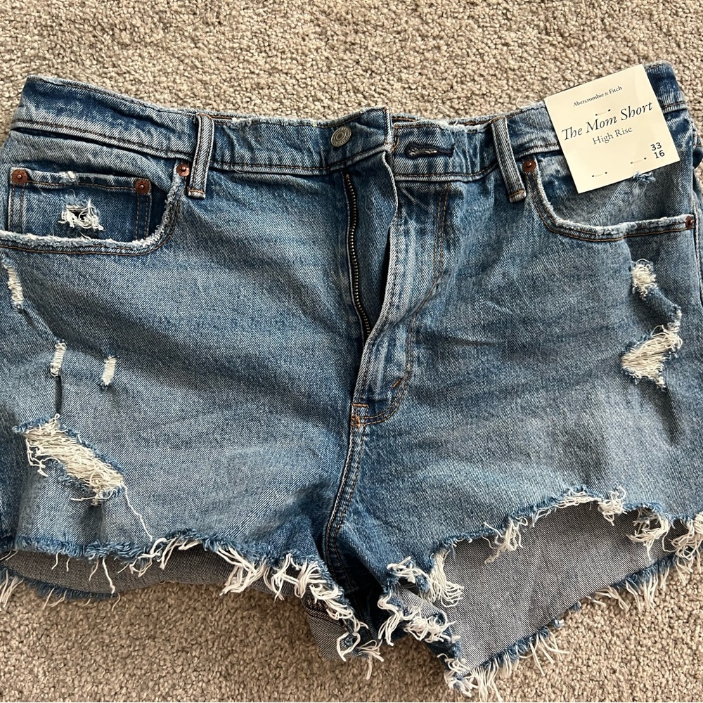 Abercrombie & Fitch High Rise Mom short